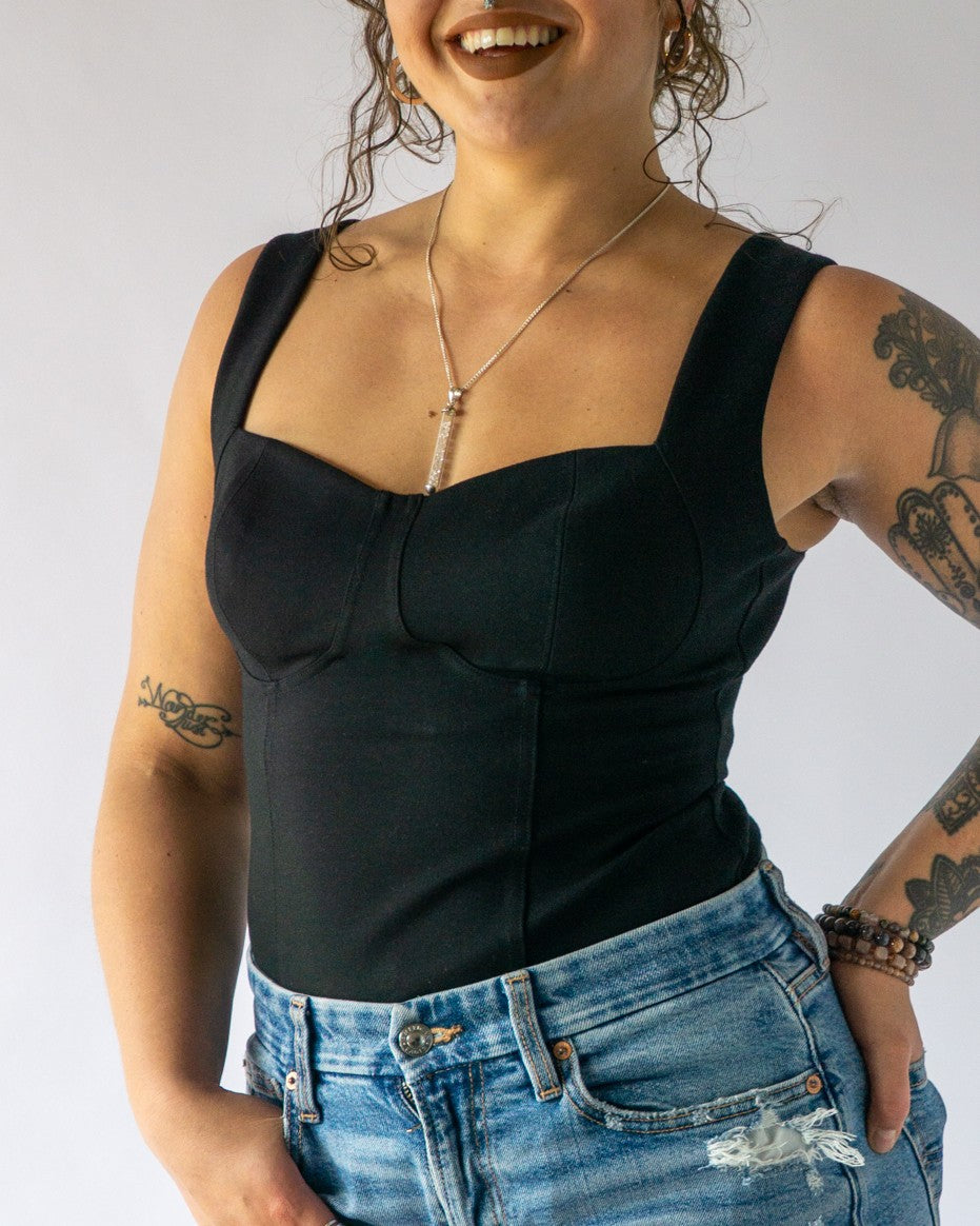 The Nah-Bra Tank – VKTORI BRALESS APPAREL